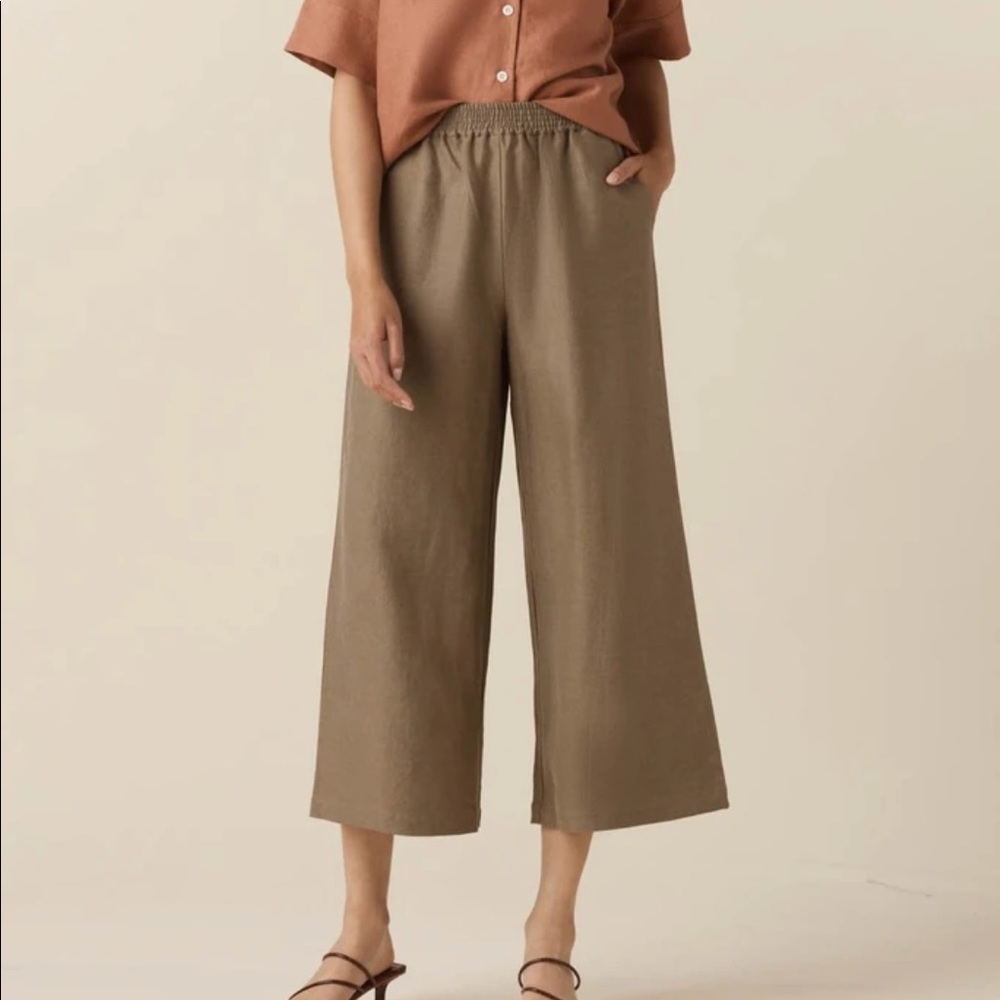 The Elastic Waist Wide Leg Pant